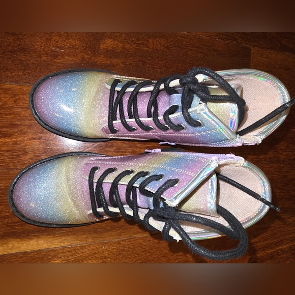 The Children's Place Girl’s High Top Multi-Colored boot Size 13 Youth - Picture 3 of 3